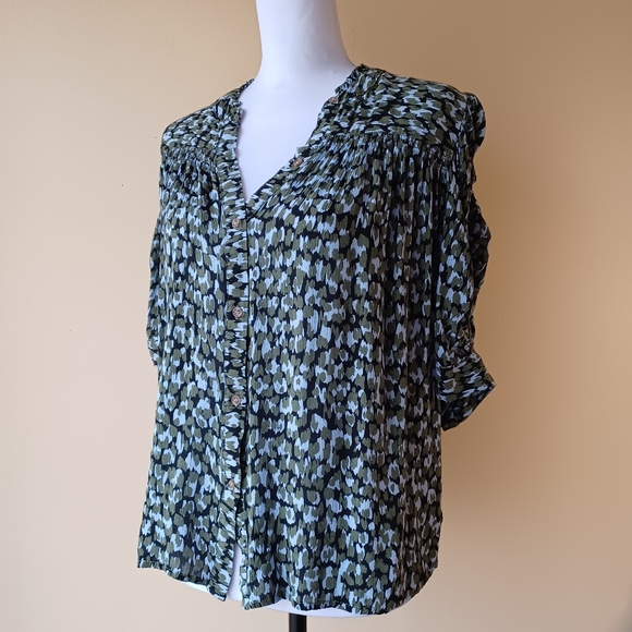 Democracy 3/4 Sleeve Camo Leopard Print Smocked Blouse - Picture 2 of 12